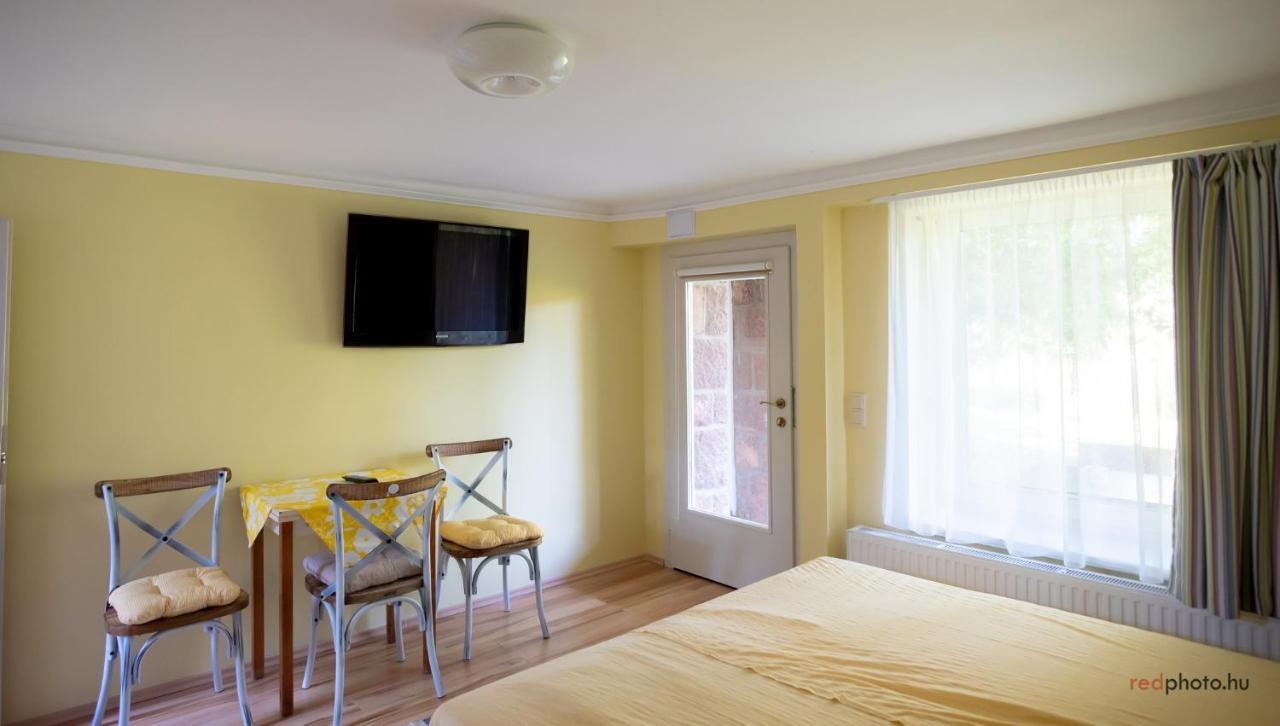 Zefir Apartments Balatonfured Exterior photo