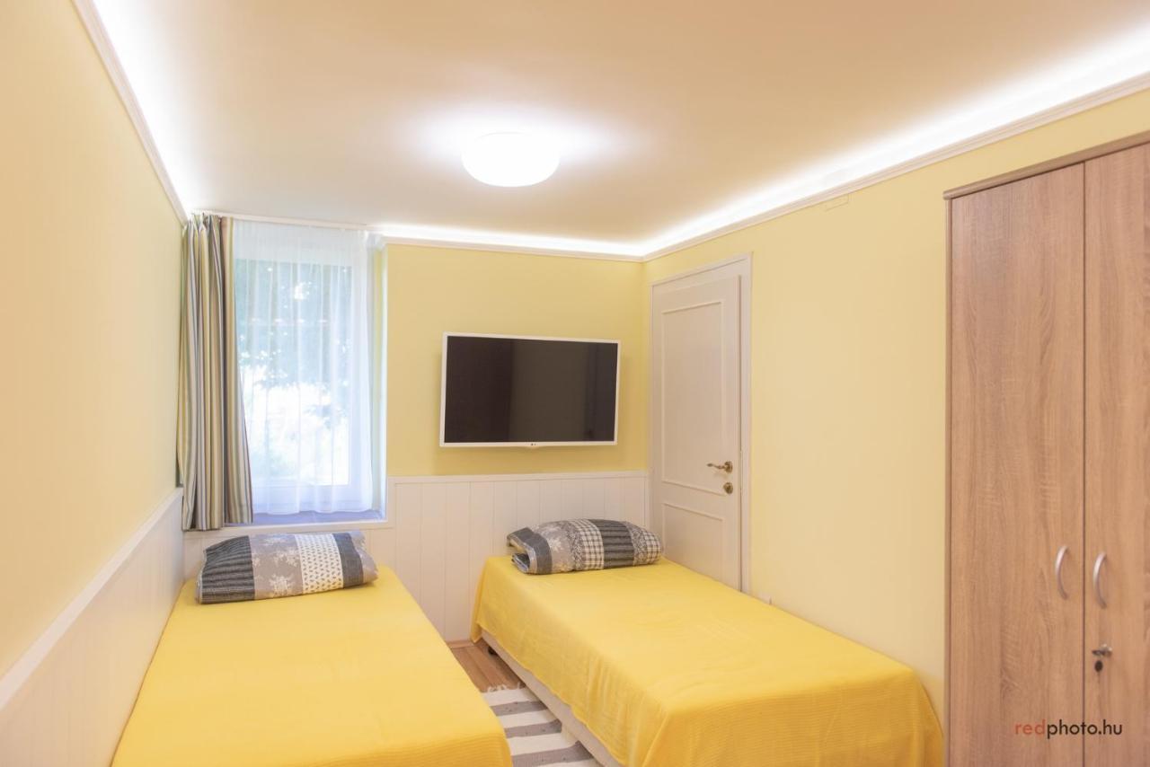 Zefir Apartments Balatonfured Exterior photo