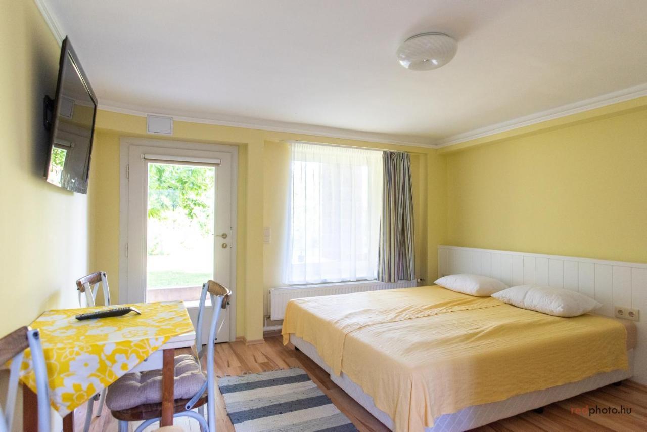 Zefir Apartments Balatonfured Exterior photo