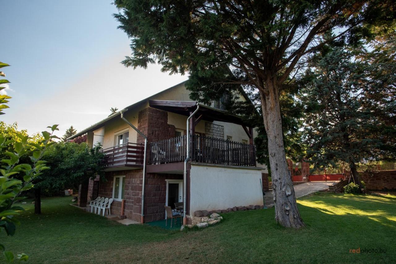 Zefir Apartments Balatonfured Exterior photo